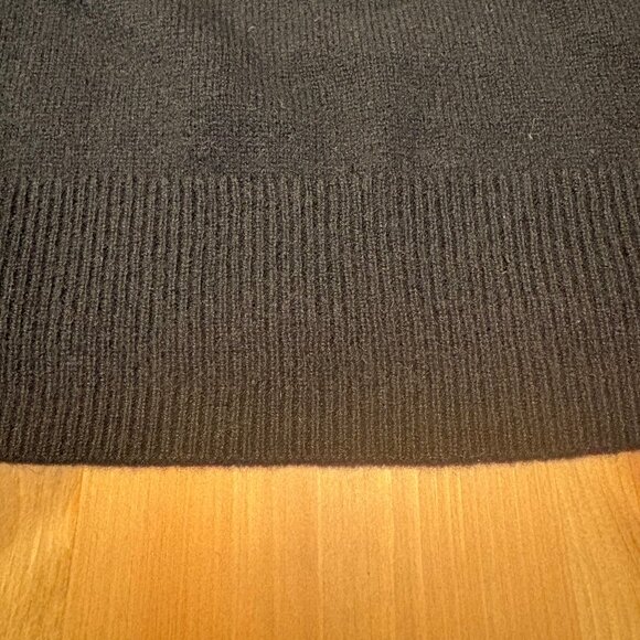 Cashmere crewneck sweater - Picture 8 of 8